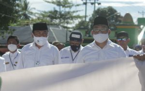 Rustam-Dicky Diarak Ratusan Simpatisan Sambangi KPU Kabupaten Gorontalo