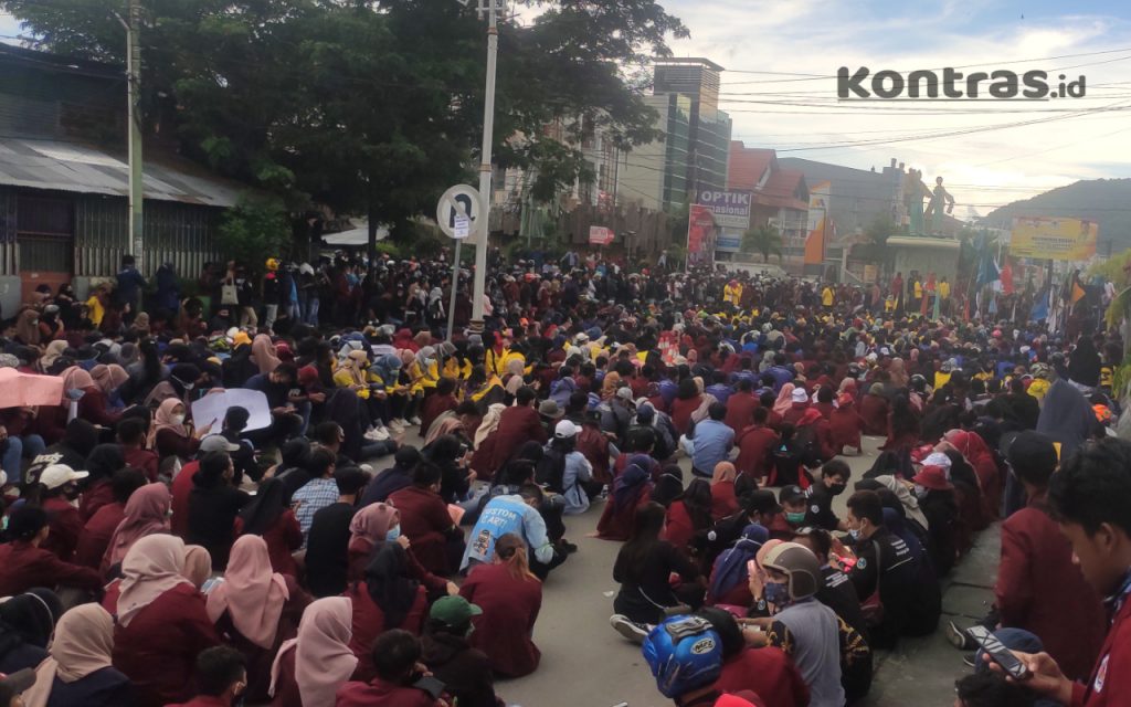 Masa Aksi Tolak UU Cipta Kerja Desak 3 Anggota DPR RI Dapil Gorontalo Mundur