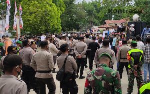 BREAKING NEWS : Ratusan Masa Aksi Geruduk Bawaslu Kabupaten Gorontalo