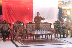 Memutus Penyebaran Covid-19, Bupati Syarif Sosialisasi di Pasar Tradisional Marisa