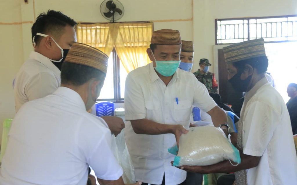 Bupati Pohuwato Salurkan JPS Tahap III