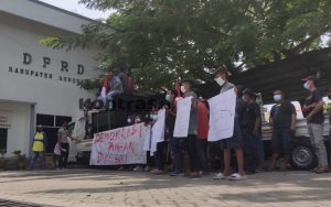 Gelar Aksi Damai, Masa Kecewa Sikap Ketua Komisi Pilkades Kabupaten Gorontalo
