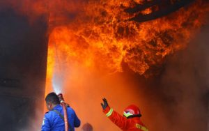 Tak Terima Putus Cinta, Pria Ini Nekat Bakar Rumah Mantan Pacar