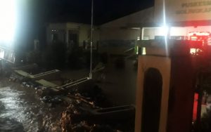 Diterpa Banjir Bandang, Pagar Puskesmas Molingkapoto Gorut Roboh