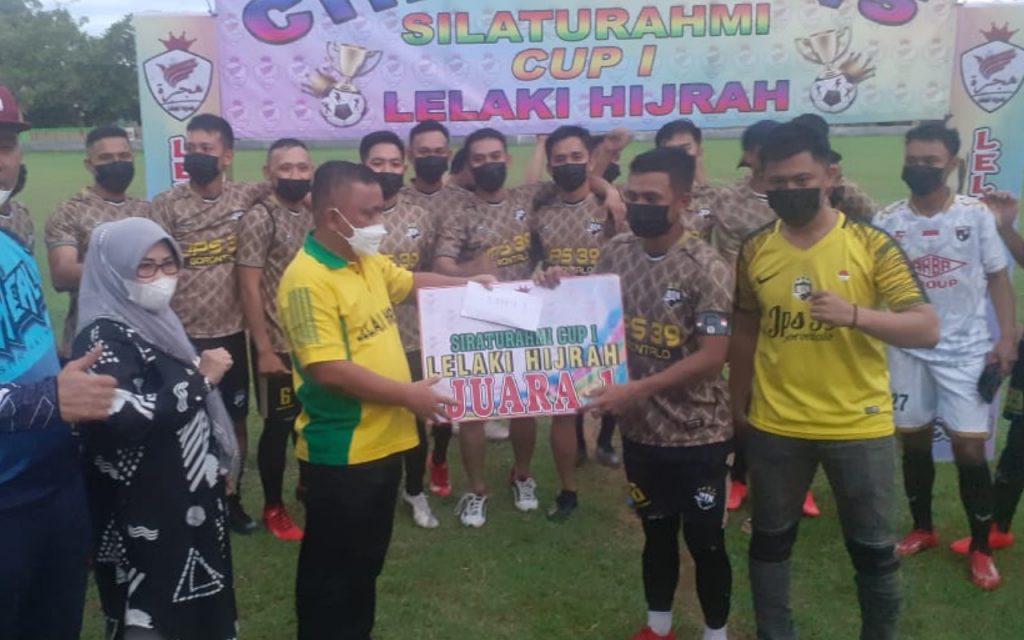 Wabup Gorontalo Tutup Turnamen Sepak Bola Silahturahmi Cup