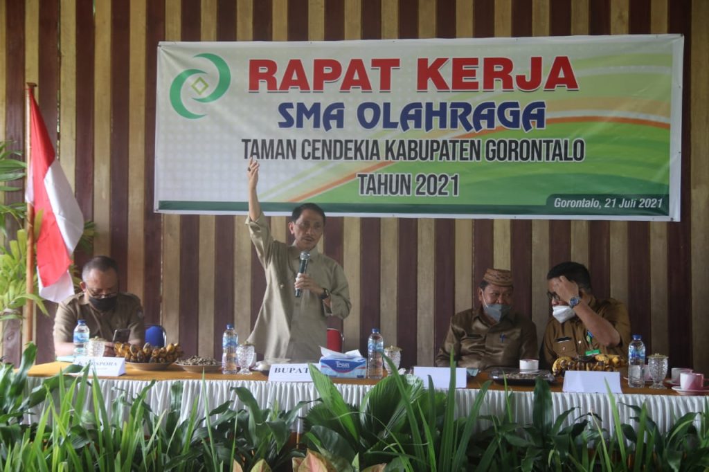 Hadiri Rapat Kerja SMA Olahraga Taman Cendikia, Ini Harapan Bupati Gorontalo