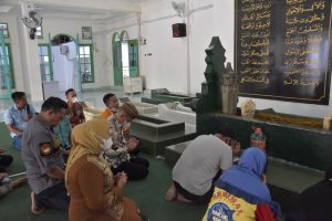 Bupati Kunjungi Makam Ulama Guru Tua Palu