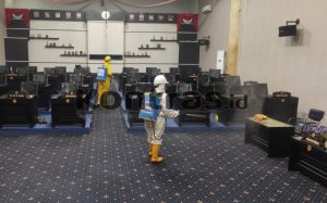 Tekan Penyebaran Covid-19, Gedung DPRD Kabgor Kembali Disemprot Disinfektan