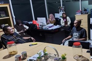 Keluhkan Ongkos Muatan Molases, Supir Truk di Pabrik Gula Tolangohula Datangi DPRD Kabgor