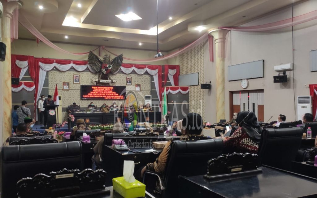 Hujan Interupsi Saat Paripurna, Pembacaan Surat Mundur Gerindra Dari Fraksi HanGer Ditunda