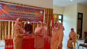 Ketua DWP Pohuwato Resmi Dijabat Neng Surotinojo Niode