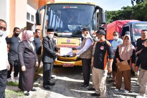 Bupati Saipul Lepas Bantuan Pohuwato Untuk Korban Banjir Kabgor