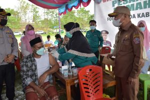 Bupati Saipul Pantau Pelayanan Vaksin Di Ponpes Salafiyah Safi’iyah