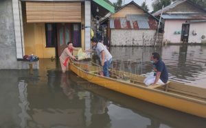 Arifin Kilo Santuni Korban Banjir Luapan Air Danau Limboto