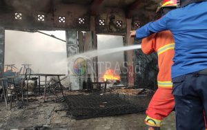 Diduga Korsleting Listrik, Toko Shyfi Jaya Meubel Tenilo Ludes Dilalap Si Jago Merah