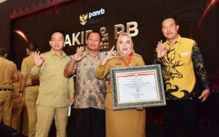 Ir Hj Ratna Machmud, MM