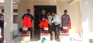 Dinas Perikanan dan Kelautan Serahkan 80 Bantuan Perahu