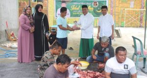 Syam T. Ase Sembelih 3 Ekor Hewan Qurban untuk Masyarakat