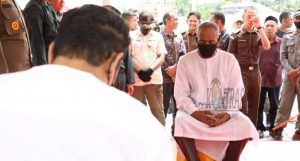 Kejari Aceh Utara Eksekusi Cambuk 8 Predator Anak dan 2 Penjudi