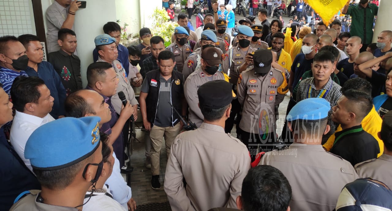 Demo di DPRD Kabupaten Gorontalo