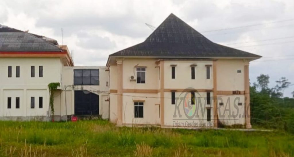 Gedung DPRD Kabupaten Musi Rawas Alami Kemiringan dan Retak