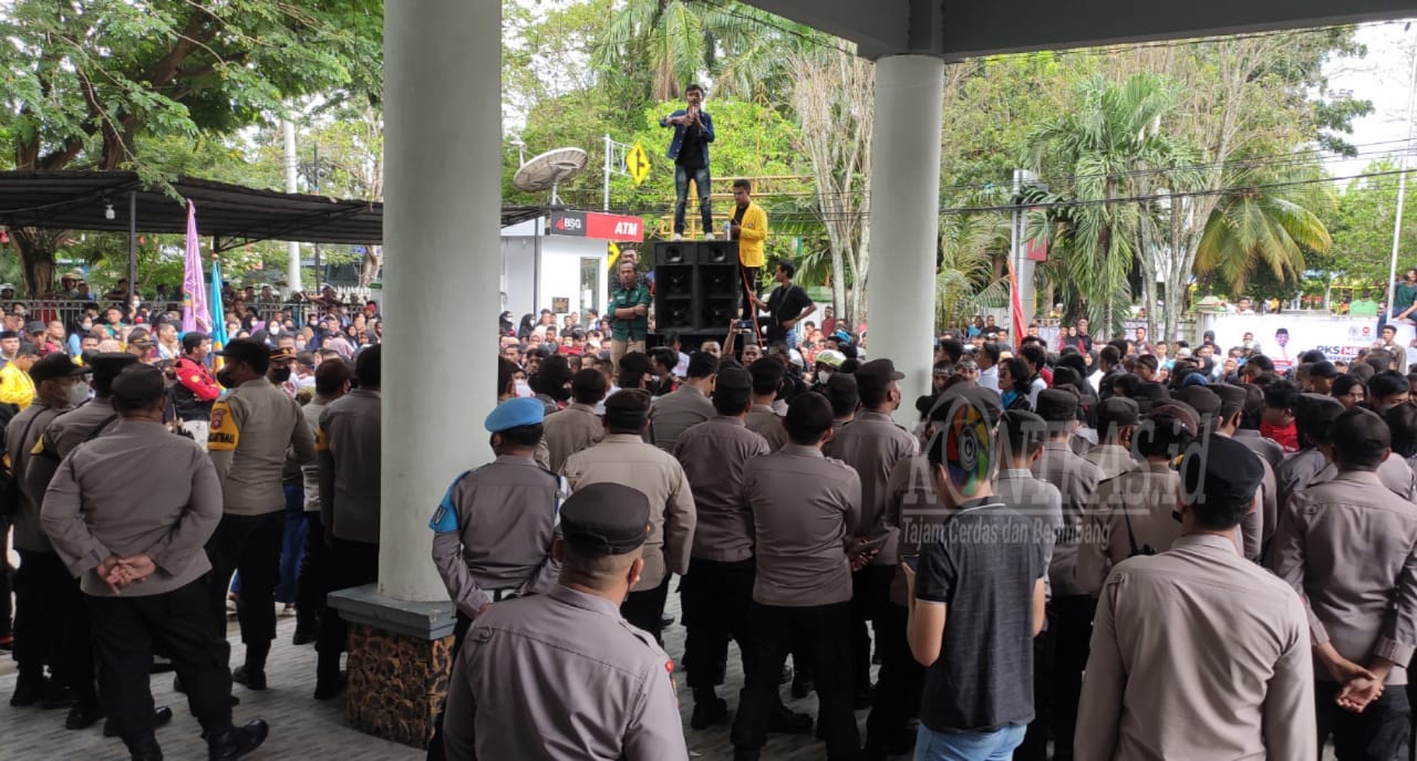 Demo Mahasiswa UG