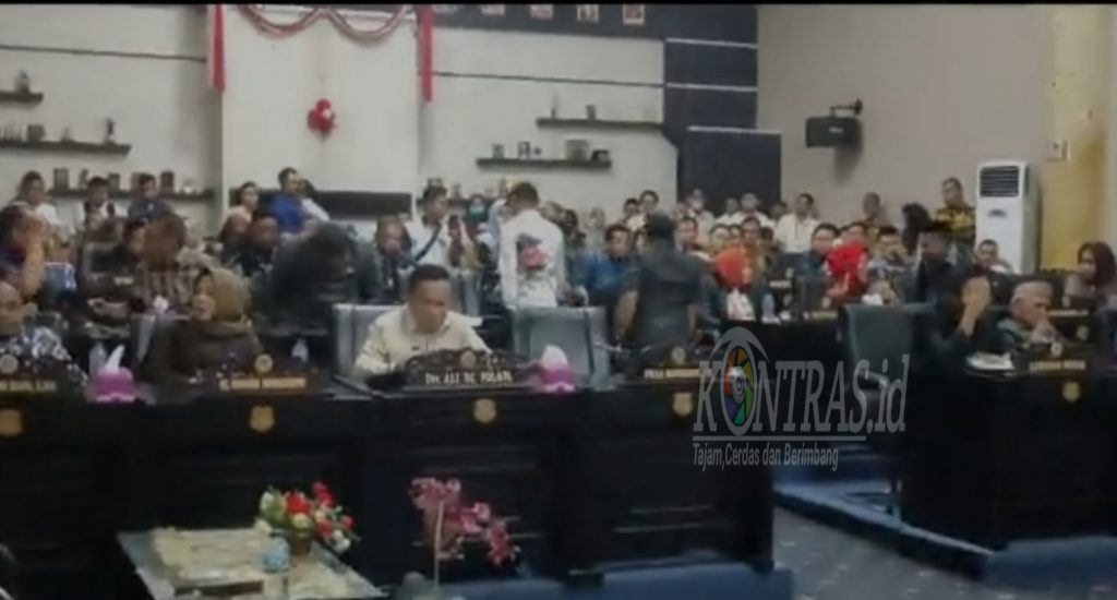 16 Aleg Menara Kembali Walkout Dari Paripurna Pembahasan APBD 2023