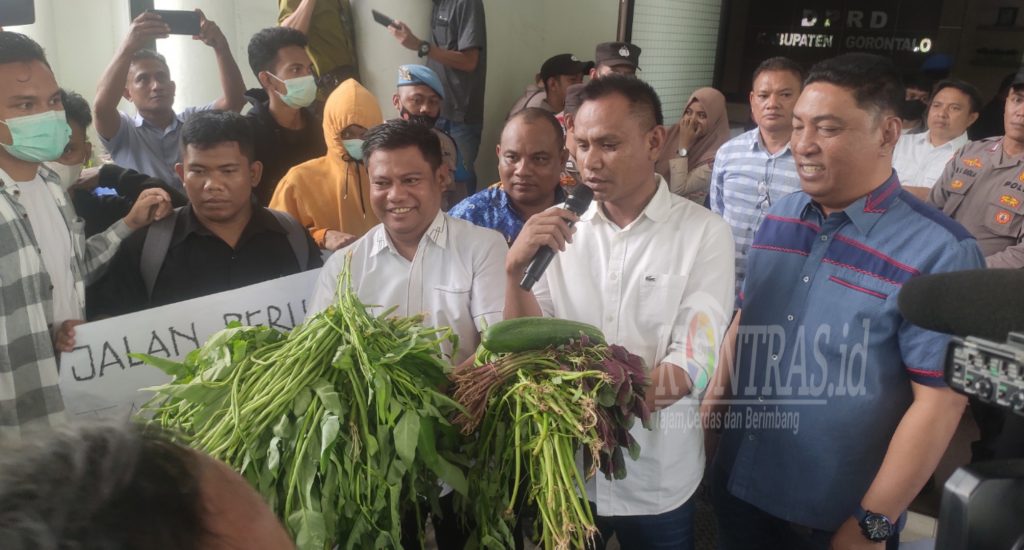 Terima Massa Aksi Dari Tabongo, Irwan Dai: Saya Sudah Sampaikan ke Bupati, Tapi..