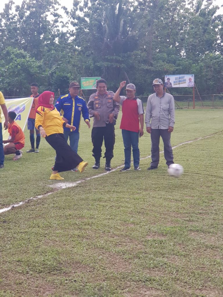 Buka Turnamen Karang Taruna Cup, Luluk Yuliyanti Ingatkan Sportivitas