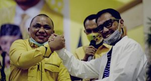 Merasa Jarang Dilibatkan Pada Pengambilan Keputusan, Wabup Gorontalo Lempar Lencananya Dihadapan Bupati