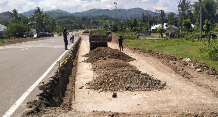 Pekerjaan Pelebaran Jalan GORR