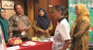 Bupati dan Sekda Apresiasi Pameran Inovasi Kesehatan Dikes Kabupaten Gorontalo