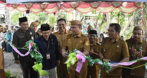 Roni Sampir Resmikan Rutilahu Milik Korban Kebakaran di Pentadio Timur