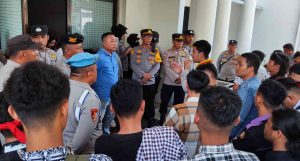 Mahasiswa UG Gelar Unras di DPRD Kabupaten Gorontalo, Minta Kapus Telaga Dicopot