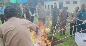 Kejari Kabupaten Gorontalo Gelar Pemusnahan Barang Bukti Perkara Tindak Pidana