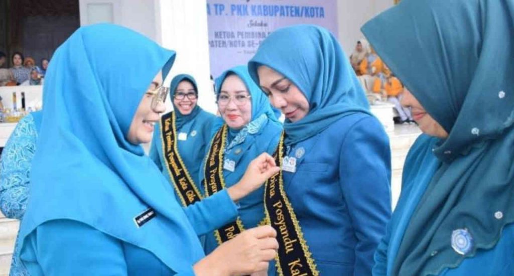 Fory Naway Dikukuhkan Sebagai Ex-officio Pembina Posyandu Kabupaten Gorontalo