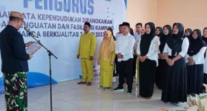 Sekda Kabupaten Gorontalo Kukuhkan Pengurus Kampung KB Desa Tolotio