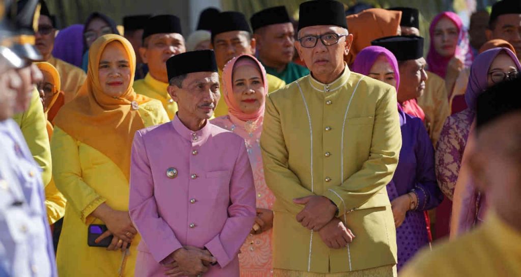 Nelson Pomalingo Hadiri Upacara Adat Mopotolungo Walikota Gorontalo