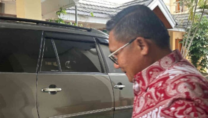 Terkait Dugaan Gratifikasi Proyek Jalan Nani Wartabone, Kejati Periksa Eks Walikota Gorontalo