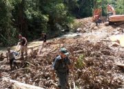 Gakkum KLHK Amankan 1 Unit Ekskavator dan 4 Orang Pelaku PETI di Kabupaten Gorontalo