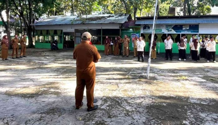 Pimpin Apel Pagi, Kepala BKAD Kabupaten Gorontalo Tekankan Disiplin dan Kekompakan