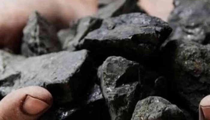 Flash News: Tiga Truk Bermuatan Batu Hitam Diduga Lolos Pengawasan APH