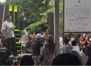 Desak Kades Buhu Dicopot, Ratusan Warga Kepung Kantor Desa