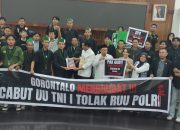 Kecam UU TNI-Polri, Mahasiswa HMI Serahkan Naskah Akademik ke Deprov