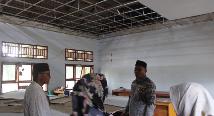 sekolah rusak