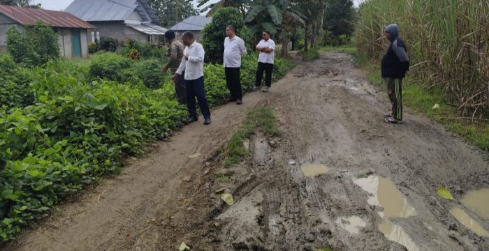 jalan rusak parah