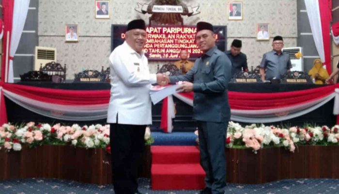 DPRD Kabupaten Gorontalo Terima Dokumen Ranperda Pertanggungjawaban APBD 2024