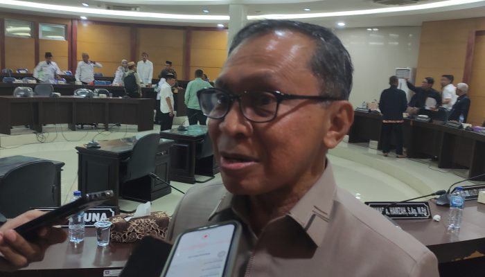 La Ode Haimudin Peringati Kepala Sekolah Soal Pengadaan Seragam Siswa
