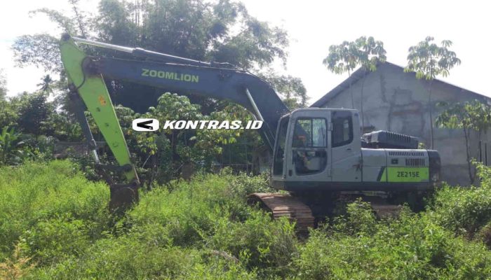 Excavator Terparkir di Desa Huntuk Bintauna, Diduga untuk Aktivitas Tambang Emas Ilegal