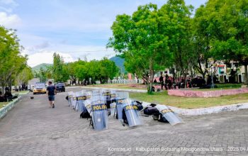 Jelang Demo, Polisi Perketat Penjagaan di Kantor DPRD Bolmut